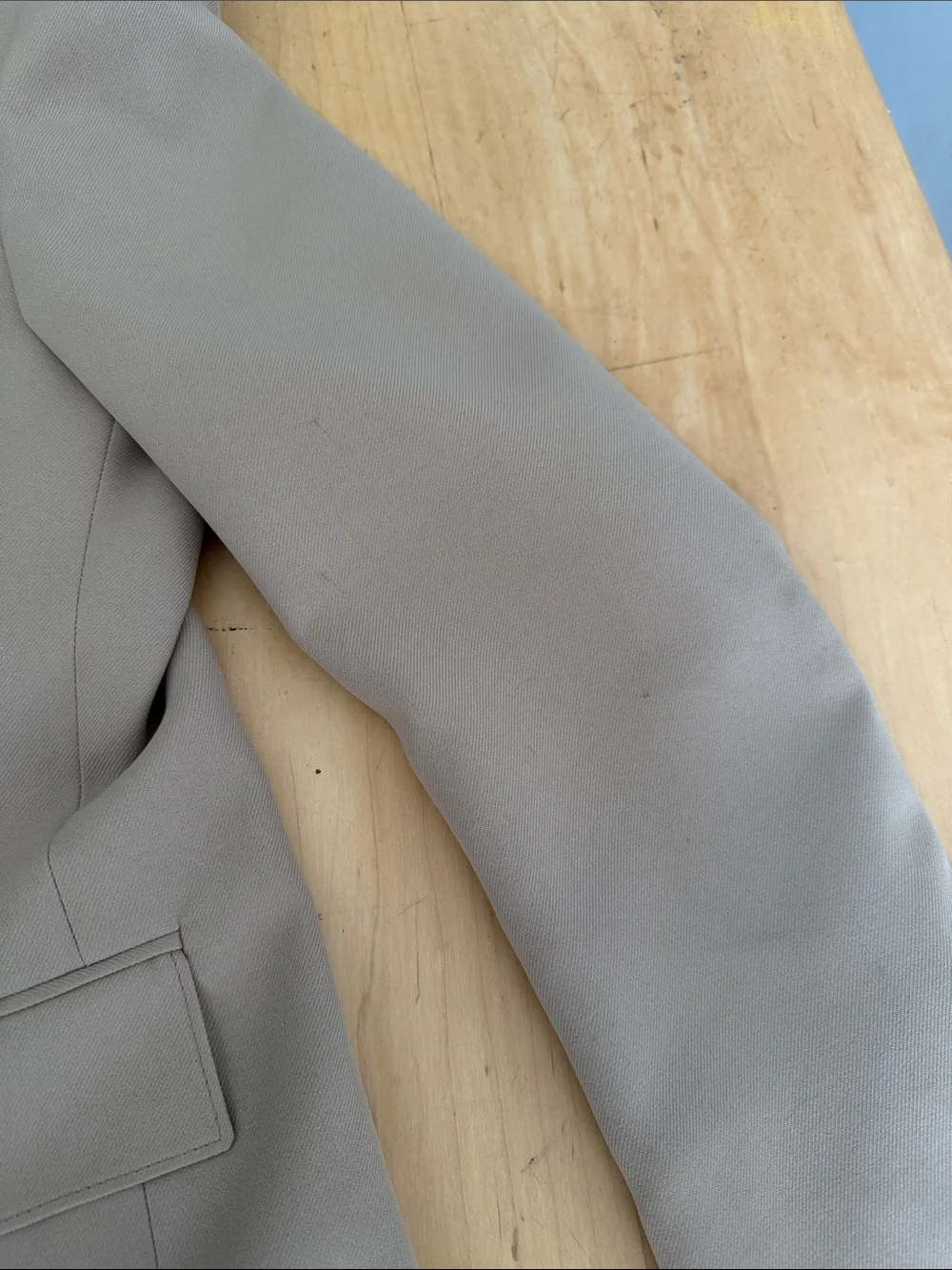 VTG Men's Light Tan Two-Piece Suit Jacket & Trousers